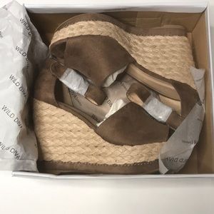 ‼️Brand New‼️ Never worn wedges 💕